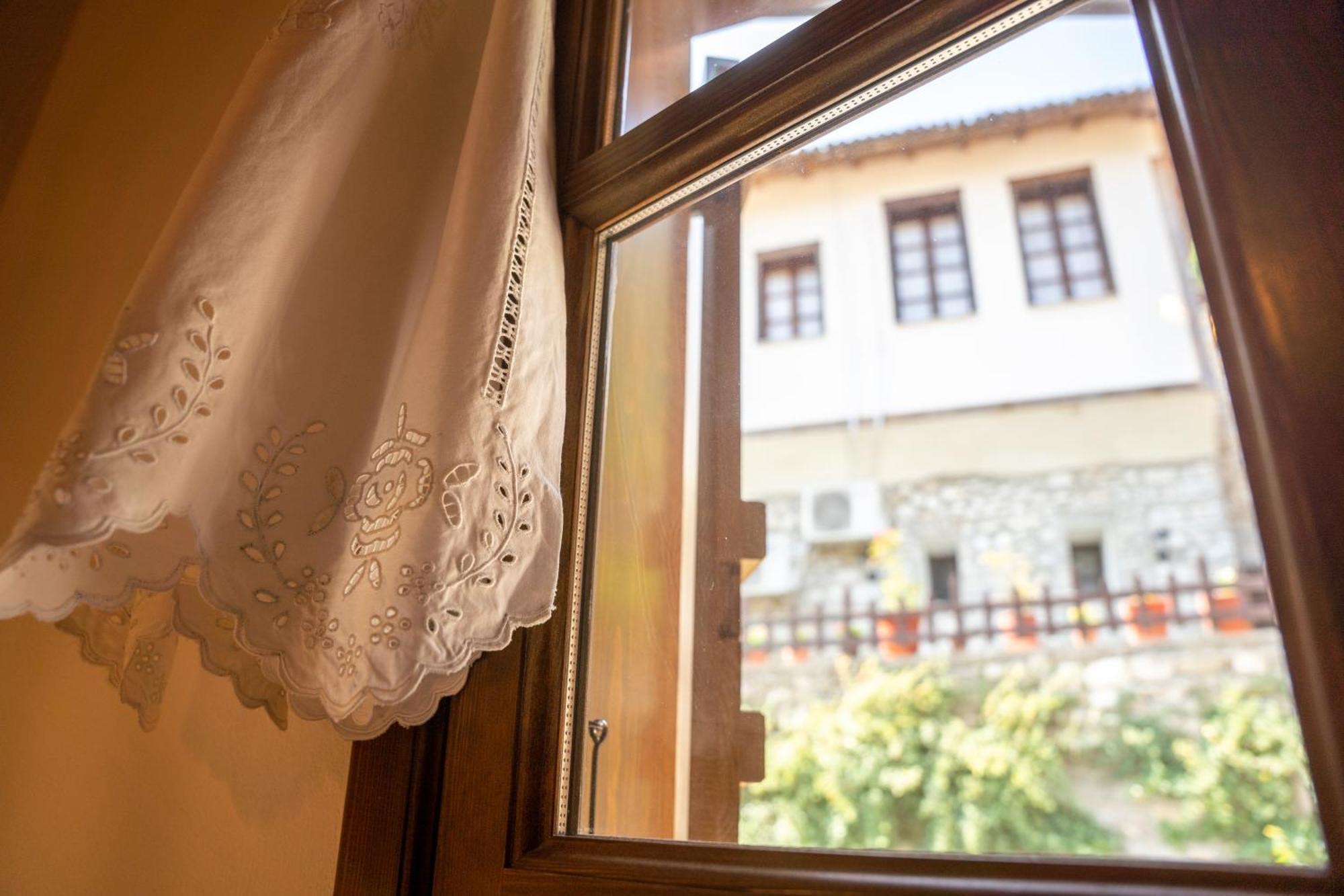 Hotel Kapllani Берат Екстериор снимка