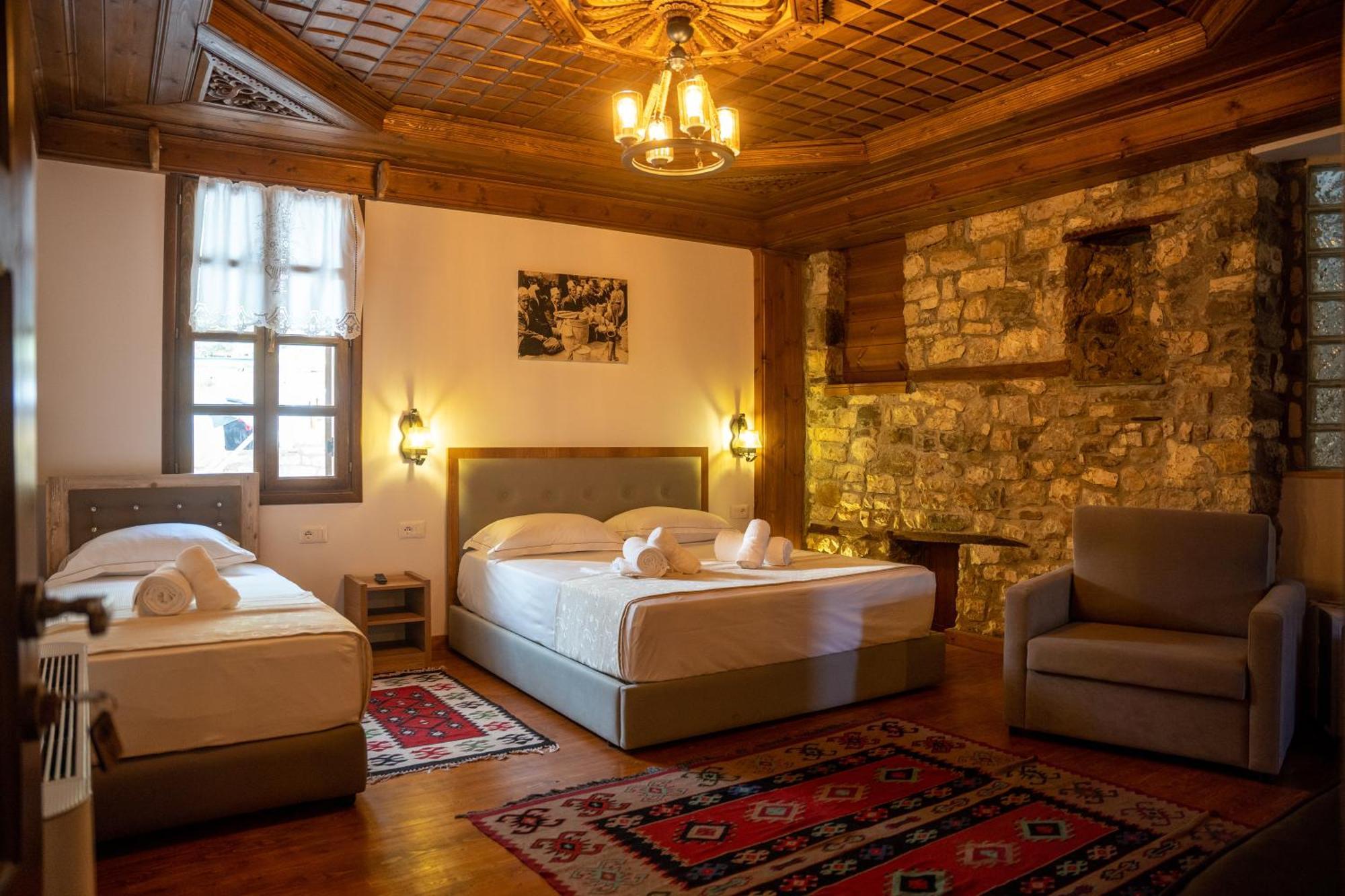 Hotel Kapllani Берат Екстериор снимка